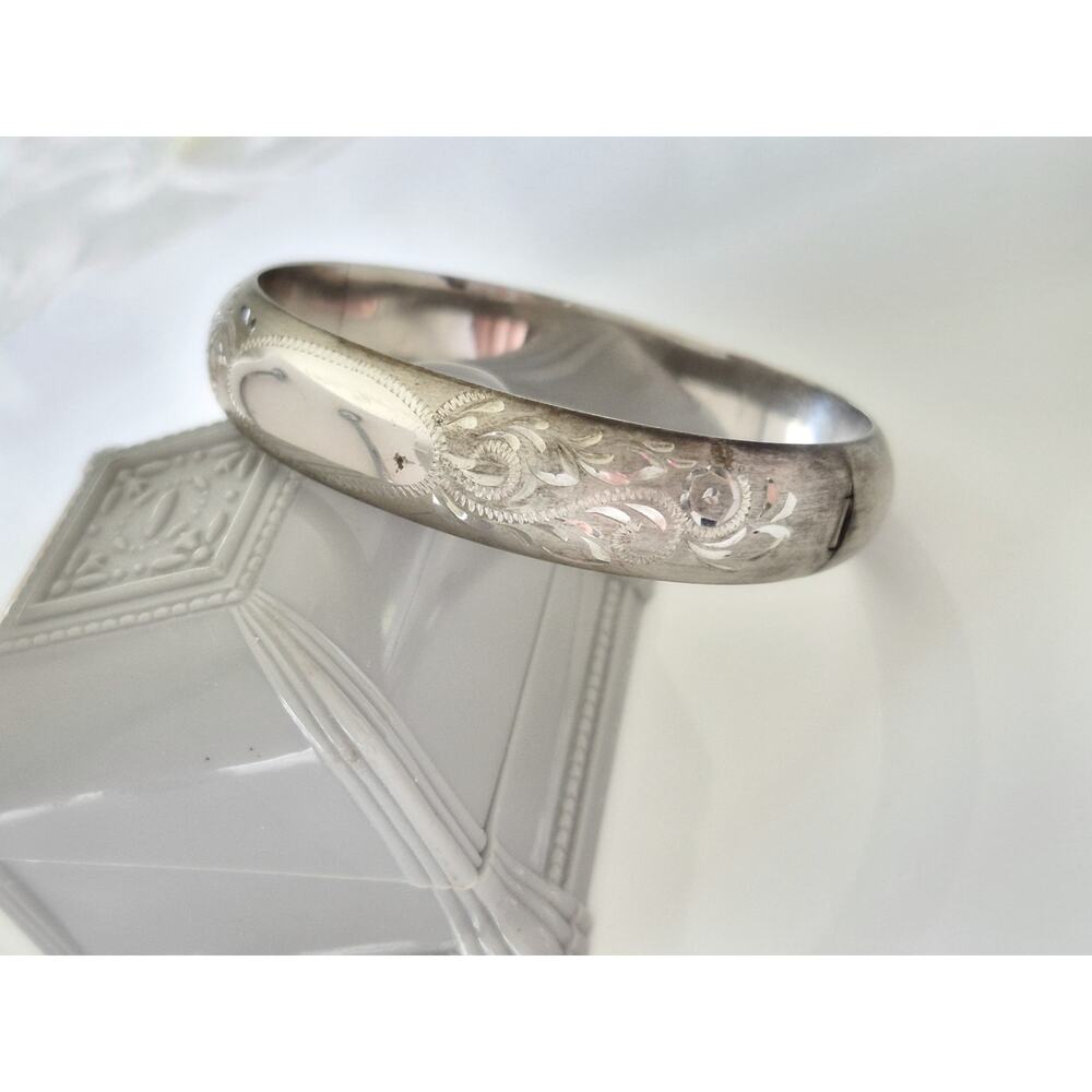 Vintage Marathon Sterling Silver Floral and Swirl Etched Hinged Bangle